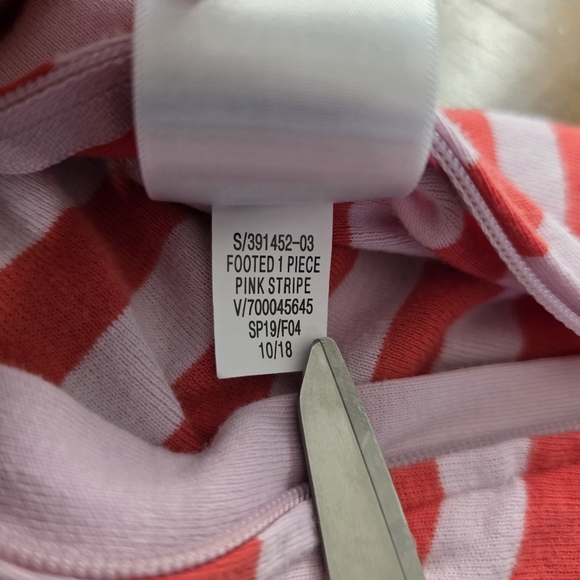 ✨Bundle of 3 Baby Girl Cotton Zip Footed Sleepers | Size 3–6 Months✨ - Picture 15 of 15